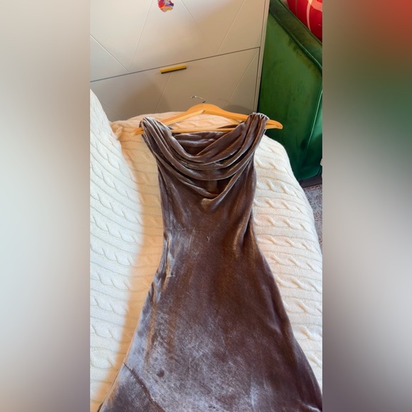 Reformation Elvie Velvet Dress In Magnetic, brand new, never worn, no flaws. - Picture 13 of 16